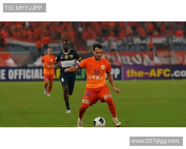 足球明星因涉嫌犯罪被判入狱引发球迷热议与媒体关注